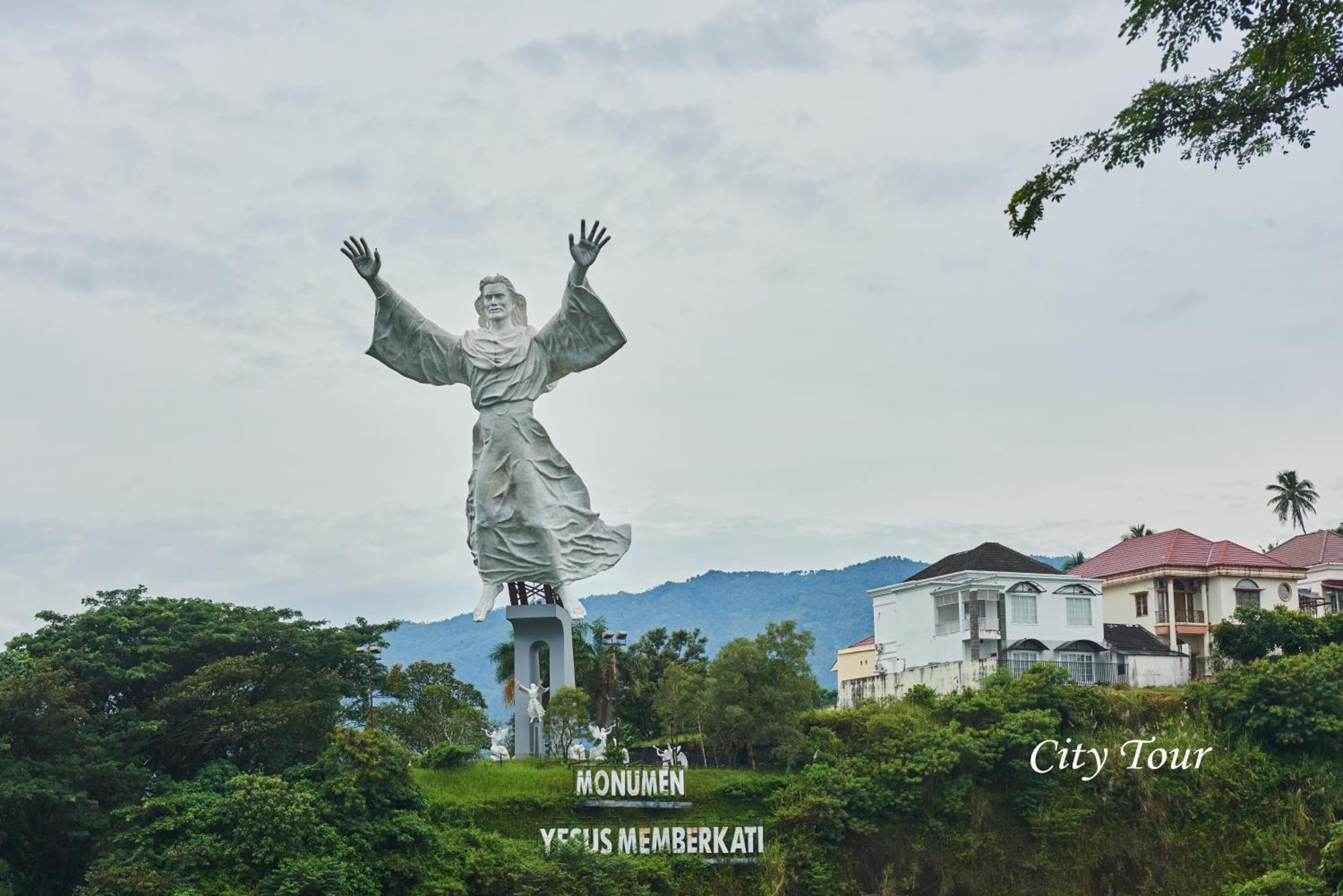 Cocotinos Manado Hotel Kültér fotó