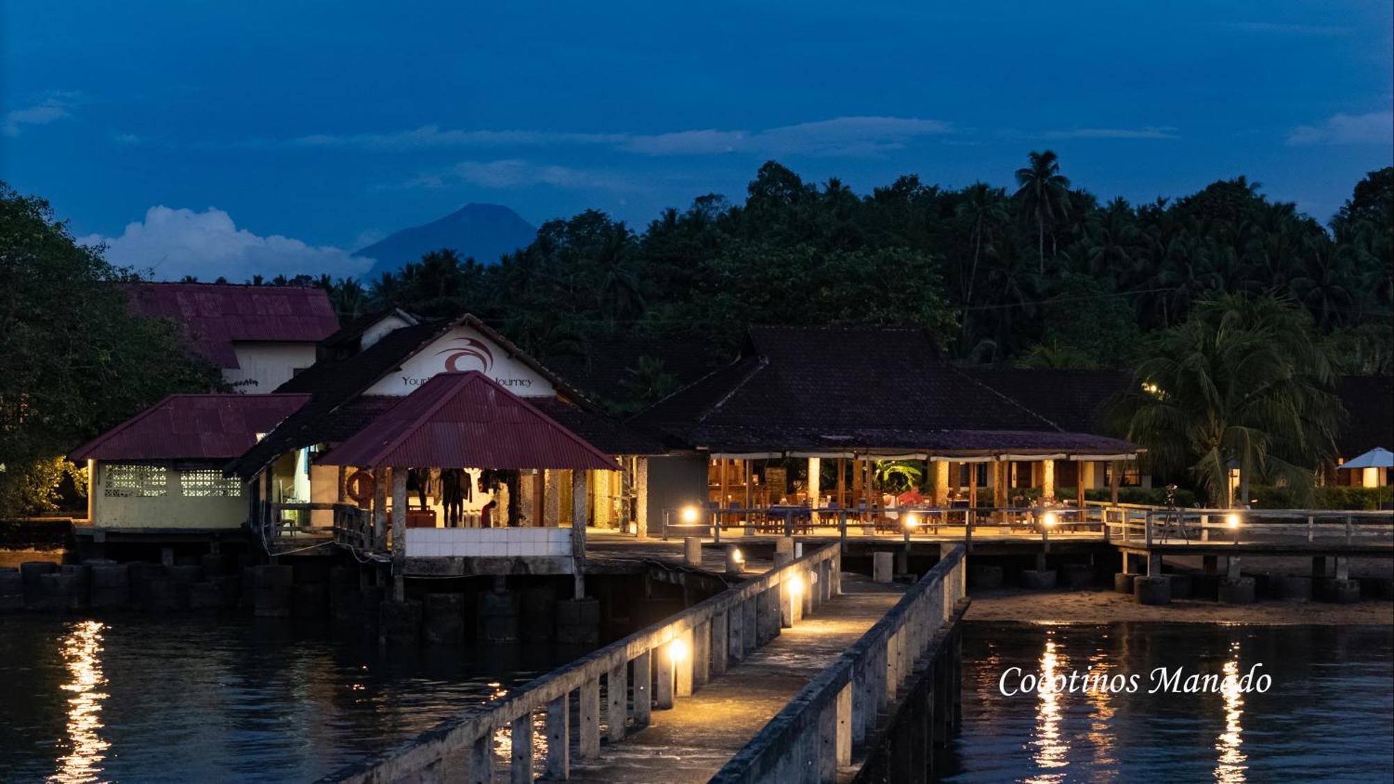 Cocotinos Manado Hotel Kültér fotó